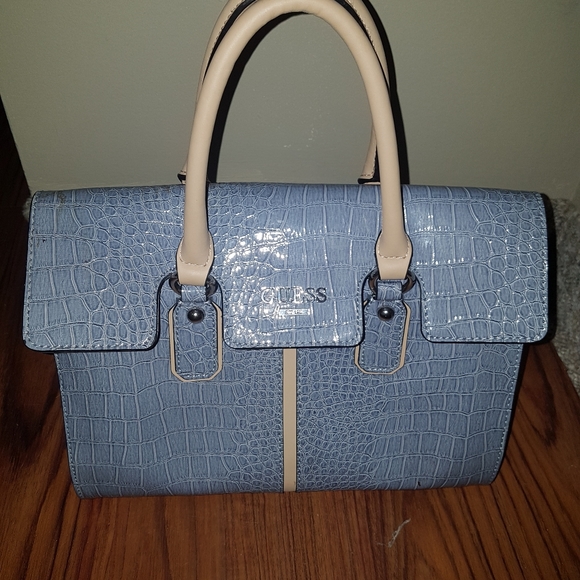 Guess Purse PRIME Condition - Picture 1 of 4
